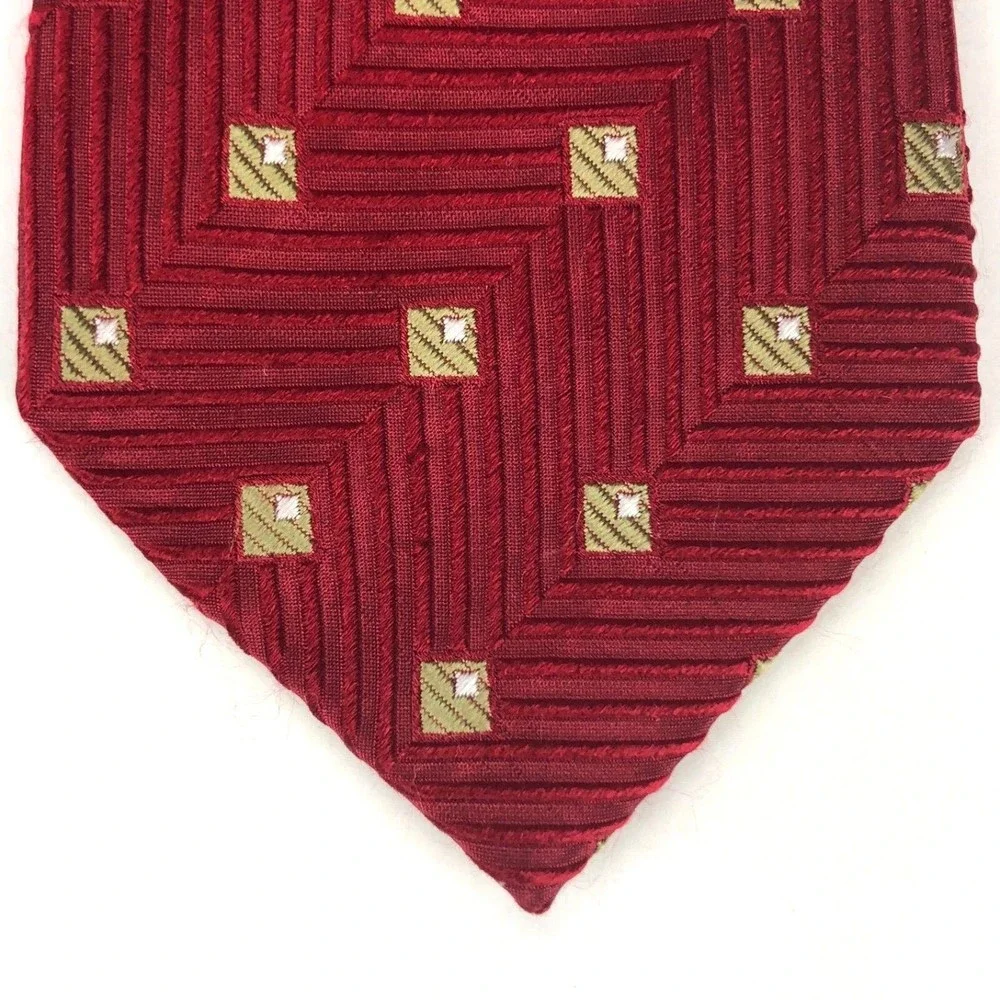 ERMENEGILDO ZEGNA Italy Red 100% Silk Geometric Tie w/ Beige Squares Design 59
